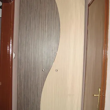 Oda ve Kahvaltı Platan Panzio 3*